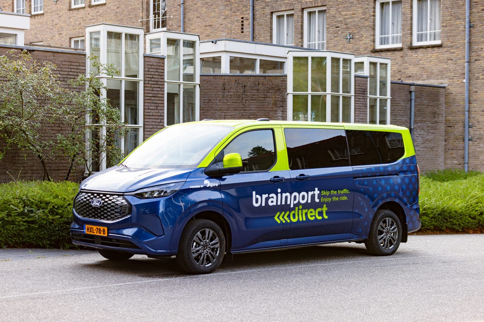 Brainport Direct vanpool bus